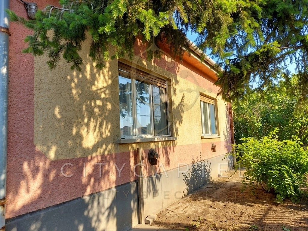 Kiváló állapotú kockaház eladó Solt belvárosában!