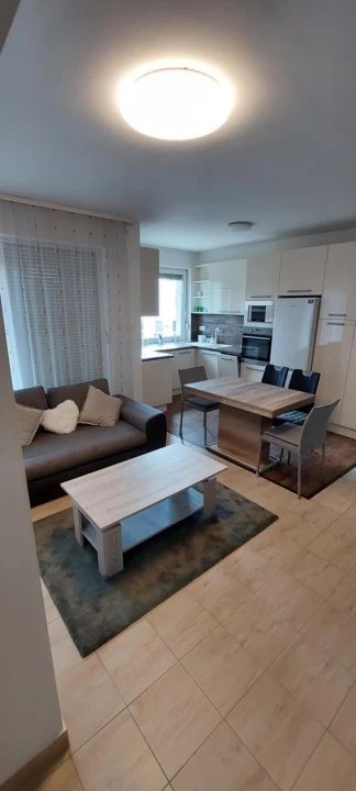 Kiadó téglalakás, Debrecen