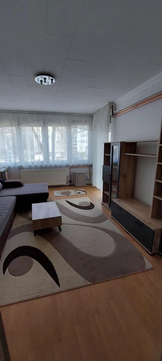 Kiadó téglalakás, Debrecen