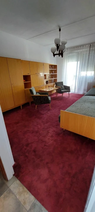 Kiadó panellakás, Debrecen