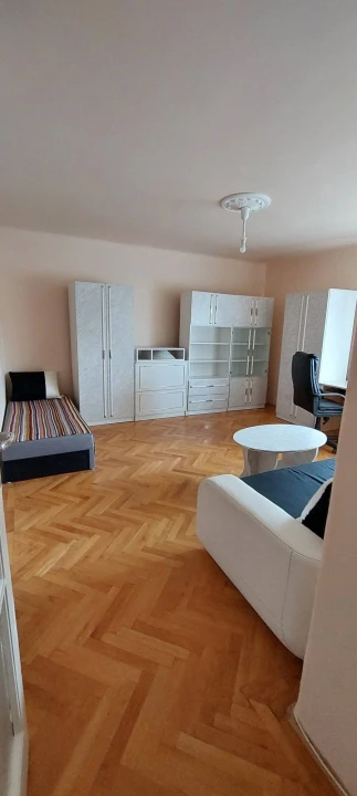Kiadó téglalakás, Debrecen