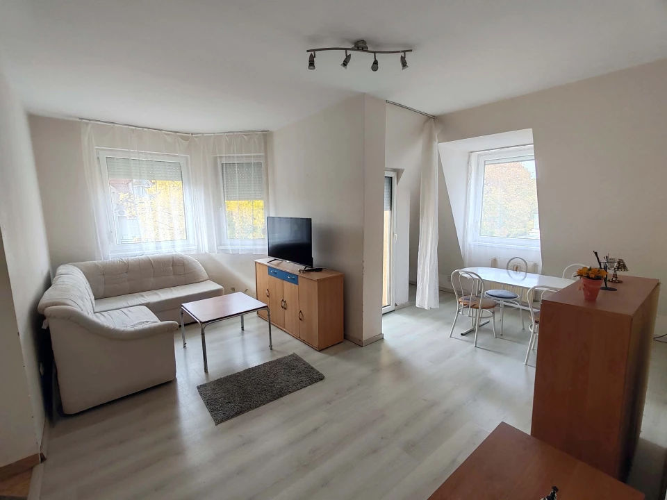 Eladó téglalakás, Debrecen, Komlóssy út