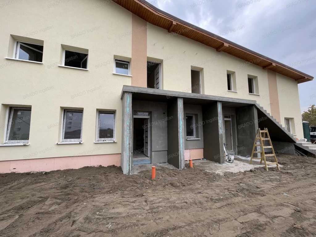 A ZOMBIK NEM TUDNAK ÚSZNI, VEGYÉL LAKÁST CSEPELEN !!!