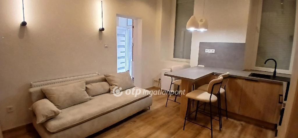 Eladó Lakás, Budapest 8. ker.