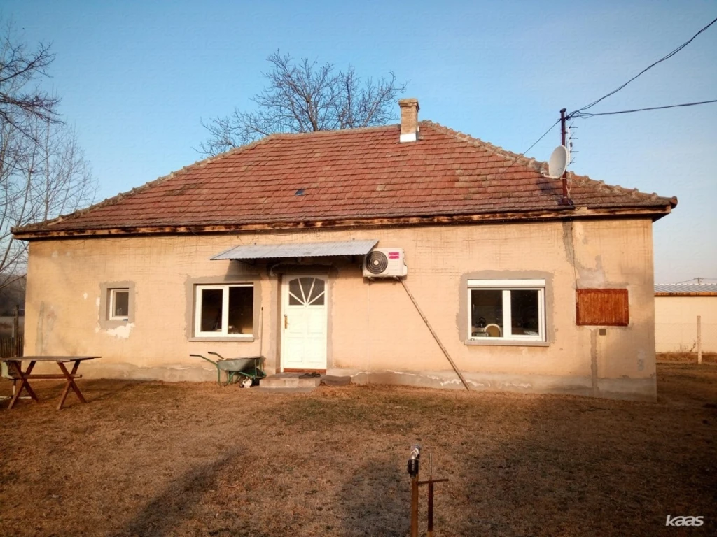 Tanya | Kelebiai 4 szobás, 78 nm-es tanya, melléképületekkel