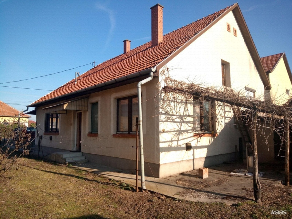 Ház · 3 hálószoba · 180 m² · 24.000.000 Ft