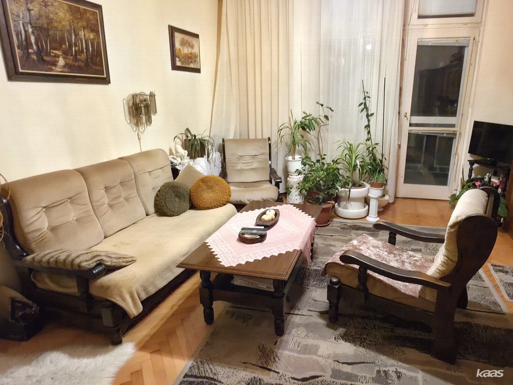 Belvárosi 4 szobás nagy lakás | Belvárosi kiválló elosztású lakás, nagy családnak, vagy irodának!