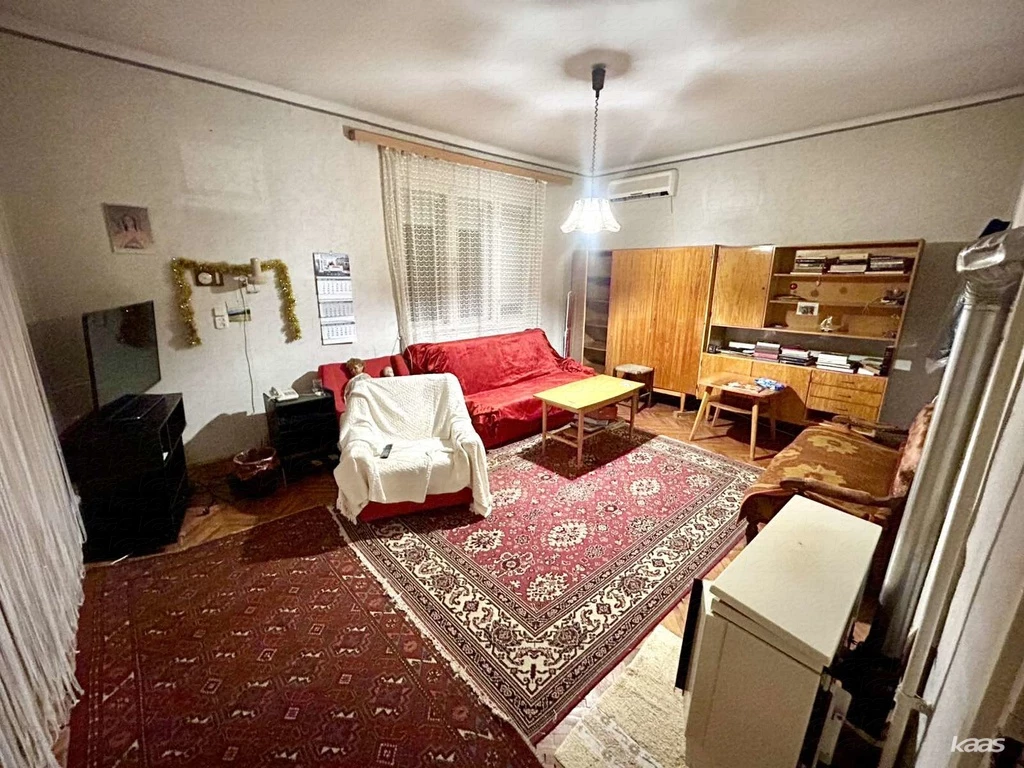 Felújítandó ház Tápén |