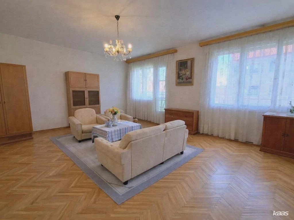 c3-1-name c2-19-name, Szeged, Móraváros