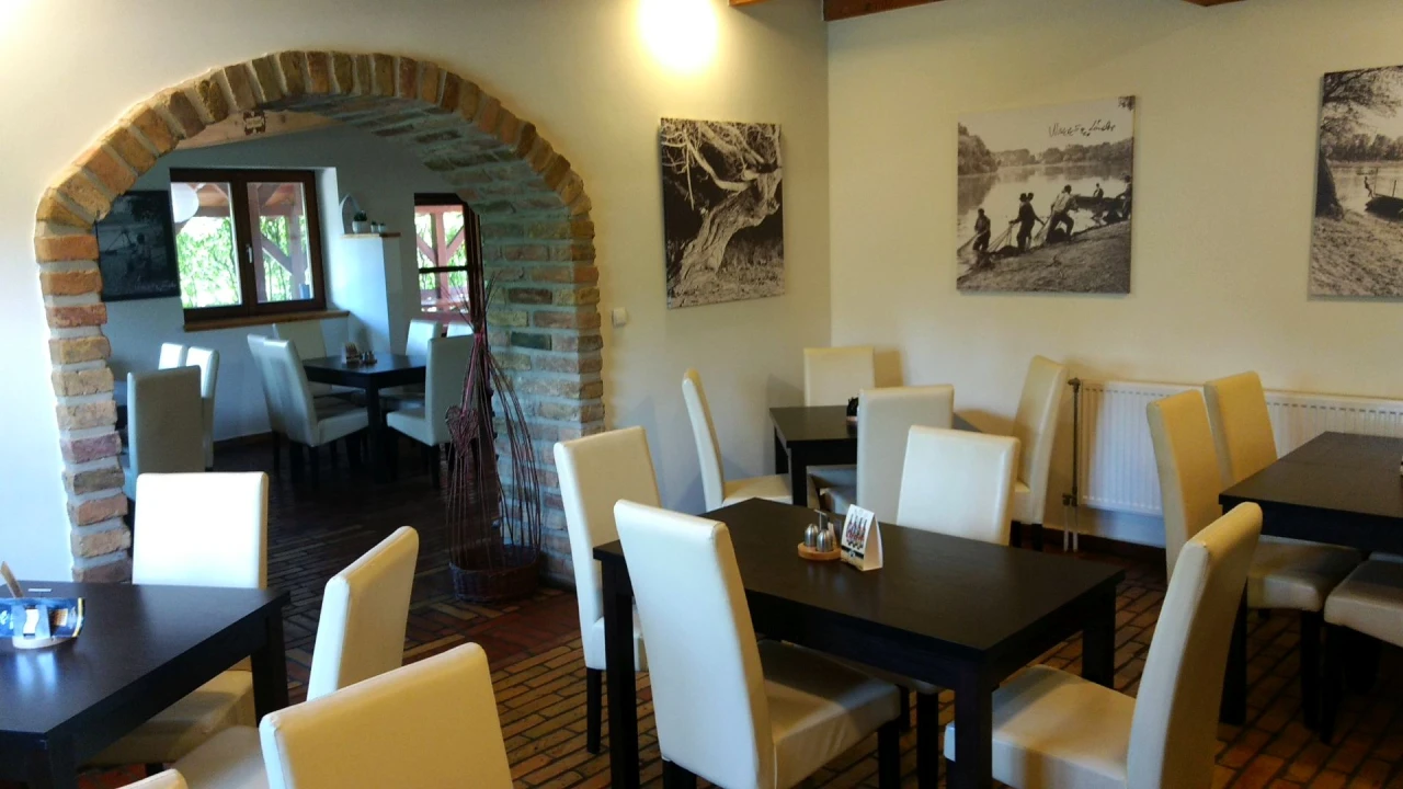 c3-2-name c2-80-name, Mártély