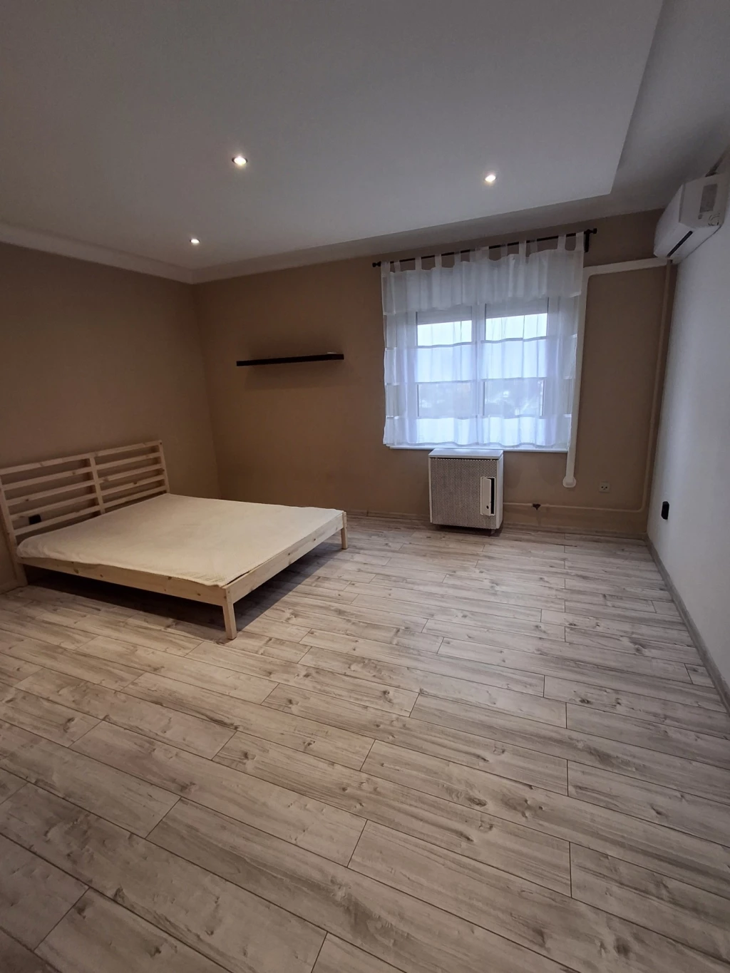 c3-2-name c2-19-name, Budapest X. kerület, Hatház utca