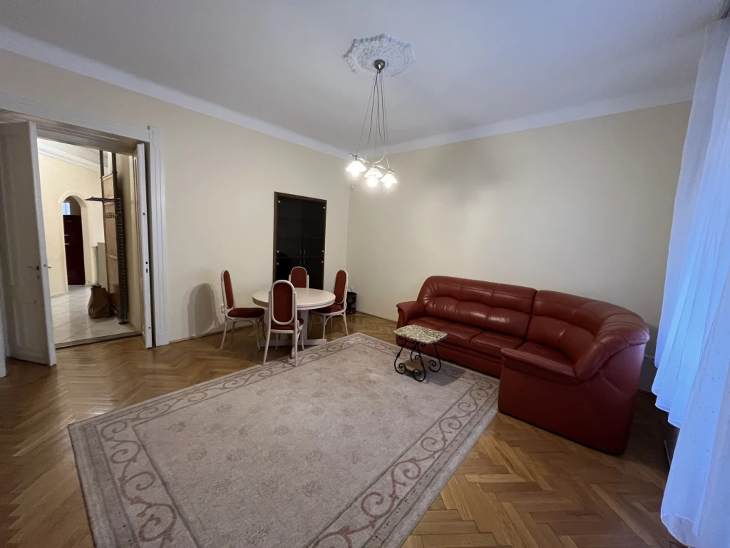For rent brick flat, Budapest I. kerület, Váralja, Várfok utca