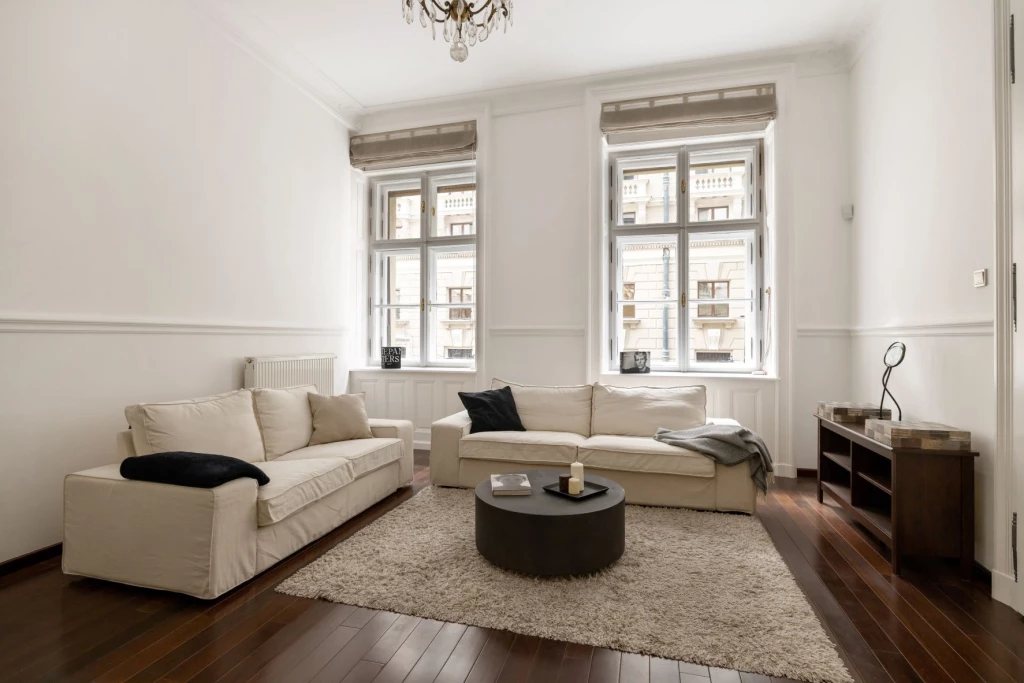 For rent brick flat, Budapest VI. kerület, Hajós utca