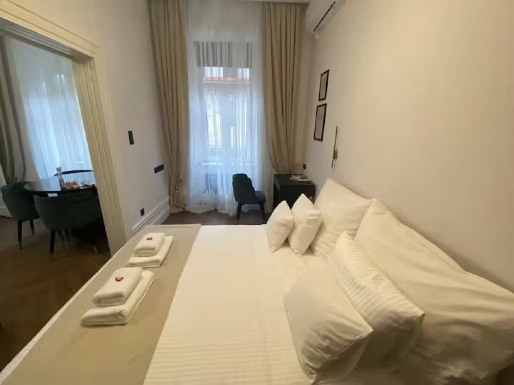 For rent brick flat, Budapest VI. kerület, Dessewffy utca