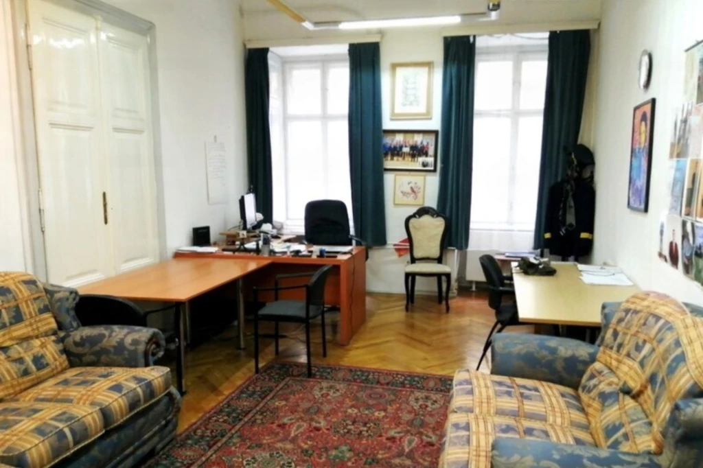 For rent brick flat, Budapest V. kerület, Semmelweis utca