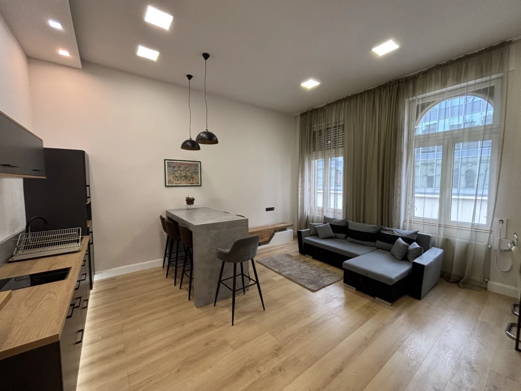 For rent brick flat, Budapest VI. kerület, Szófia utca