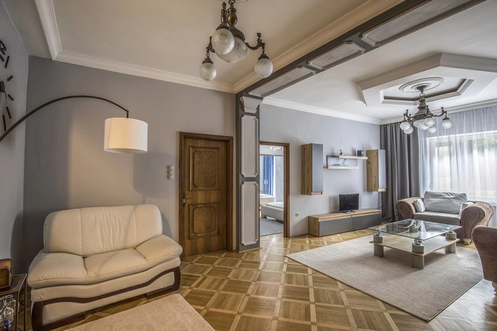 For rent brick flat, Budapest VI. kerület, Nagykörúton kívüli terület, Andrássy út