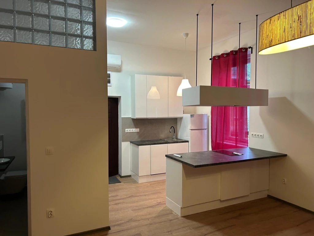 Kiadó Lakás, Budapest VI. kerület Nagymező utca 220.000 Ft