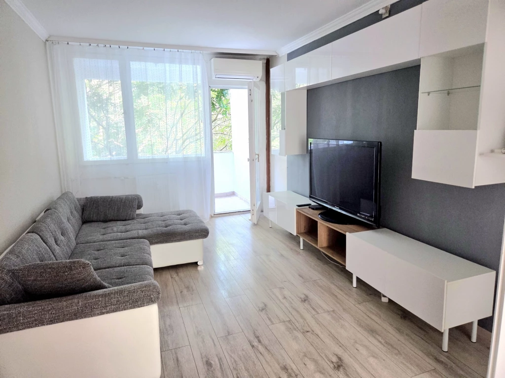 For rent panel flat, Budapest III. kerület, Váradi utca