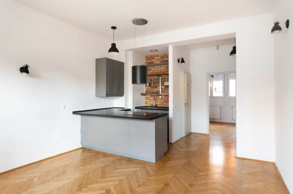 For rent brick flat, Budapest I. kerület, Csalogány utca