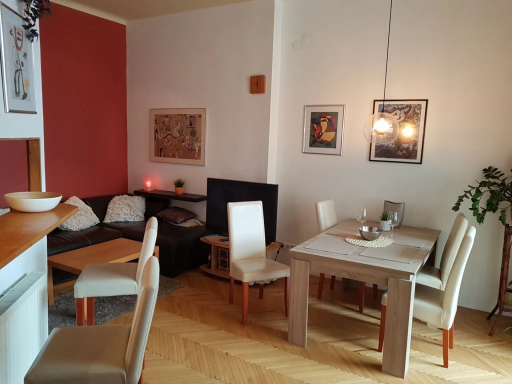 c3-2-name c2-19-name, Budapest V. kerület, Október 6. utca