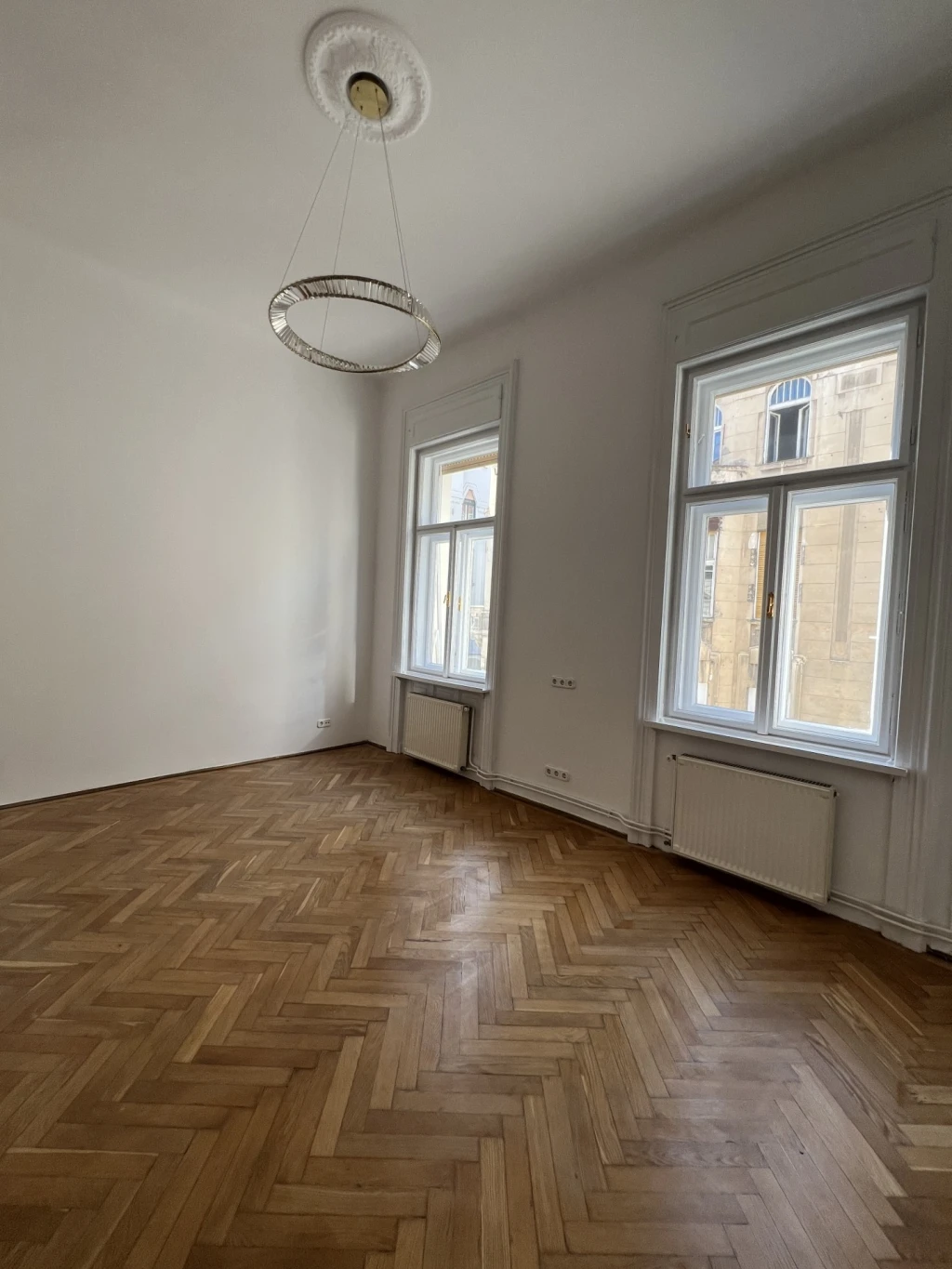 Kiadó Lakás, Budapest VI. kerület Hajós utca 700.000 Ft