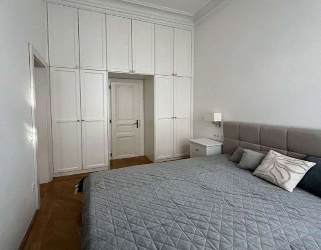 c3-2-name c2-19-name, Budapest V. kerület, Mérleg utca