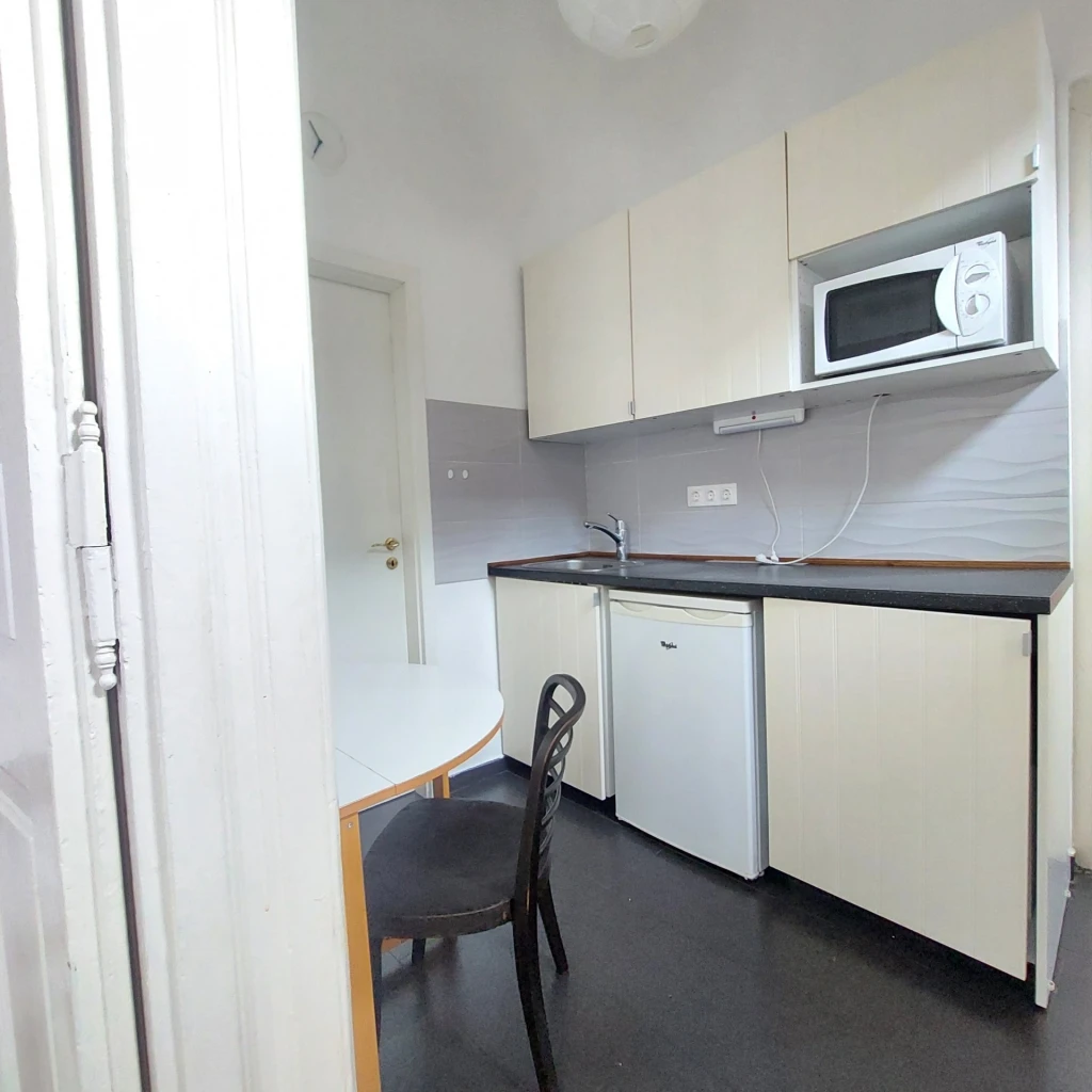 Kiadó Lakás, Budapest VII. kerület Akácfa utca 180.000 Ft