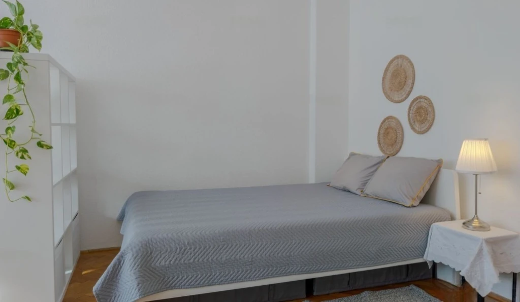 c3-2-name c2-19-name, Budapest V. kerület, Galamb utca