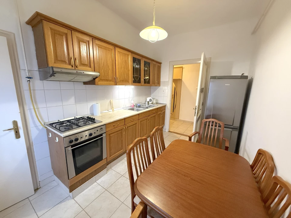 Eladó téglalakás, Debrecen