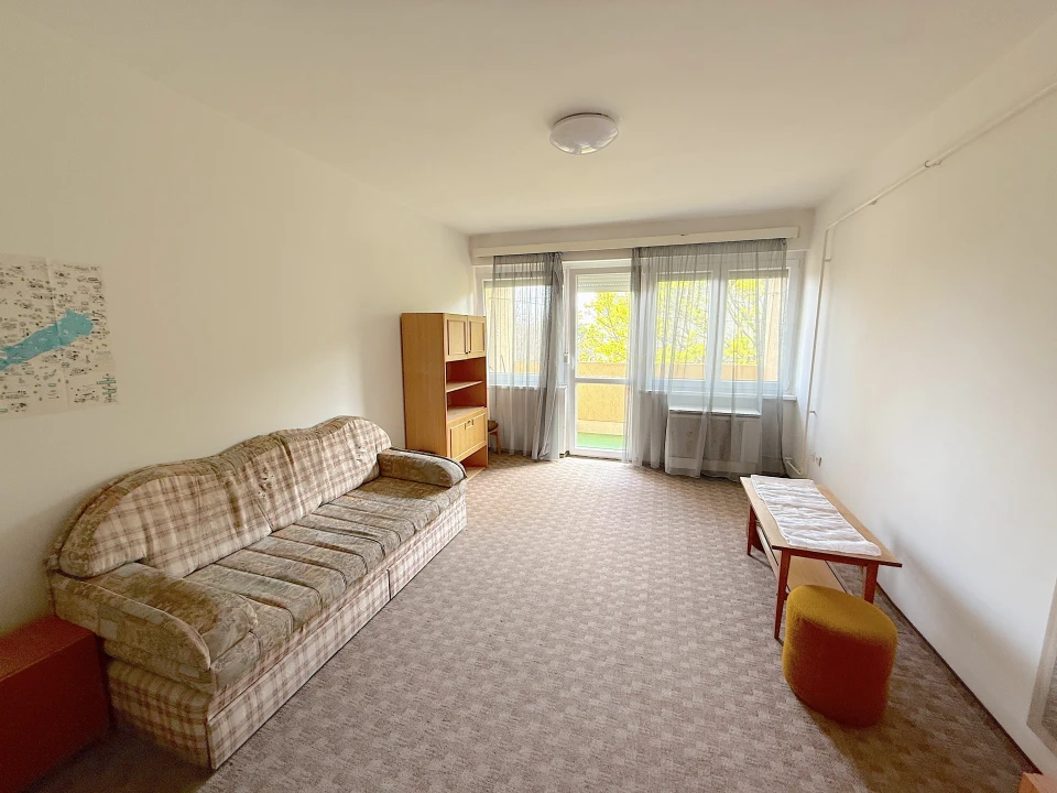 Eladó téglalakás, Siófok