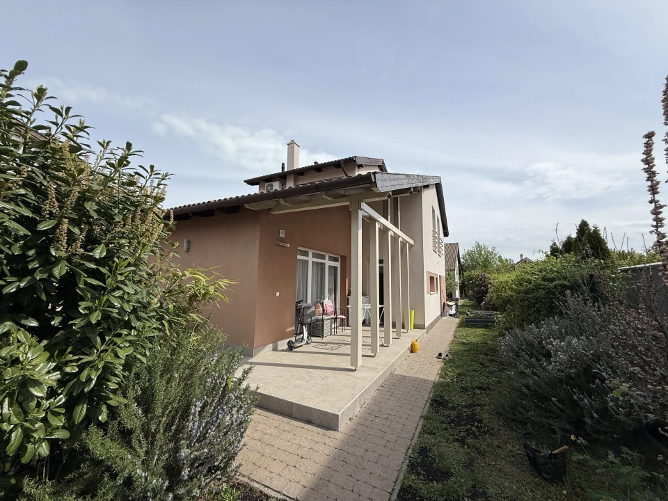 Eladó családi ház, Siófok