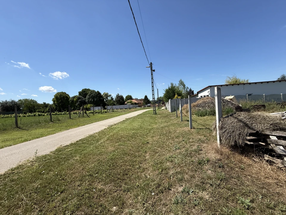 Eladó építési telek, Balatonszabadi