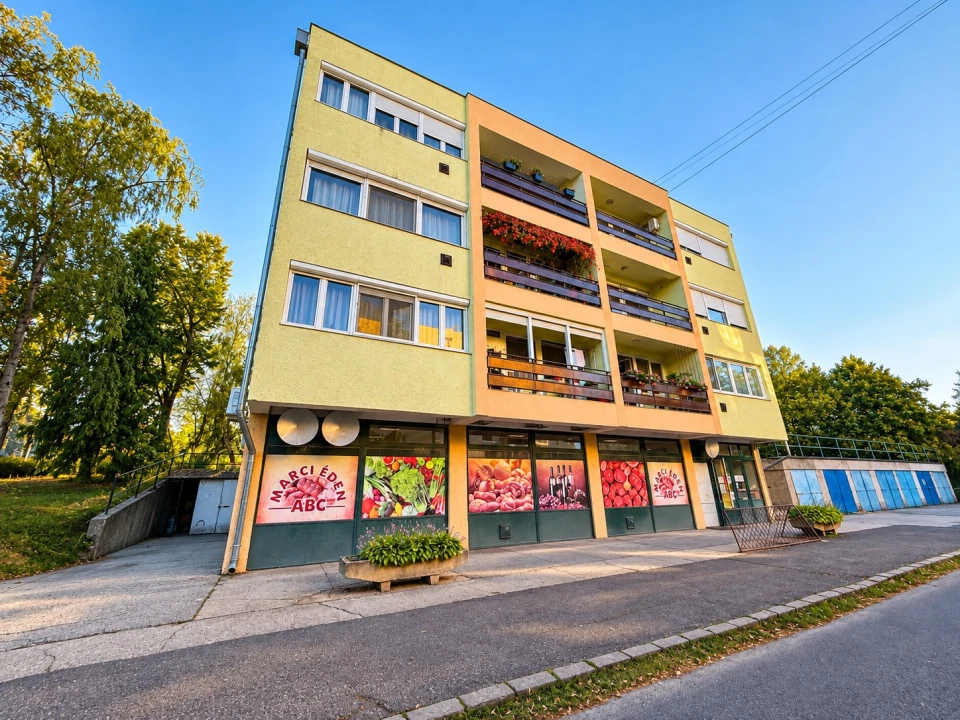 Eladó egyedi garázs, Siófok