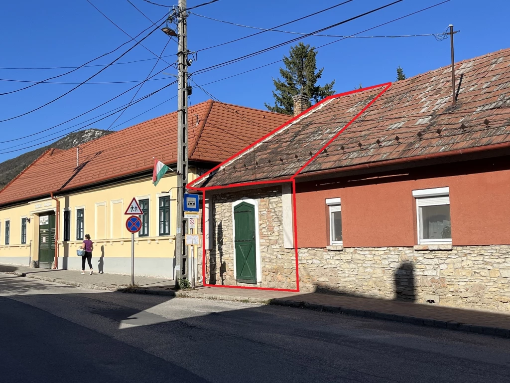 For sale brick flat, Pilisborosjenő, Fő utca