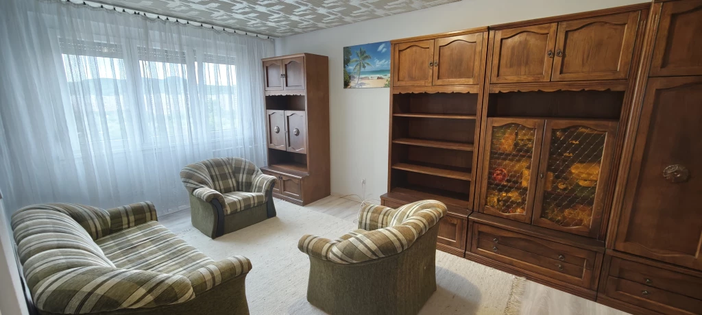 Kiadó panellakás, Budapest III. kerület, Békásmegyeri lakótelep Duna felől, Juhász Gyula utca