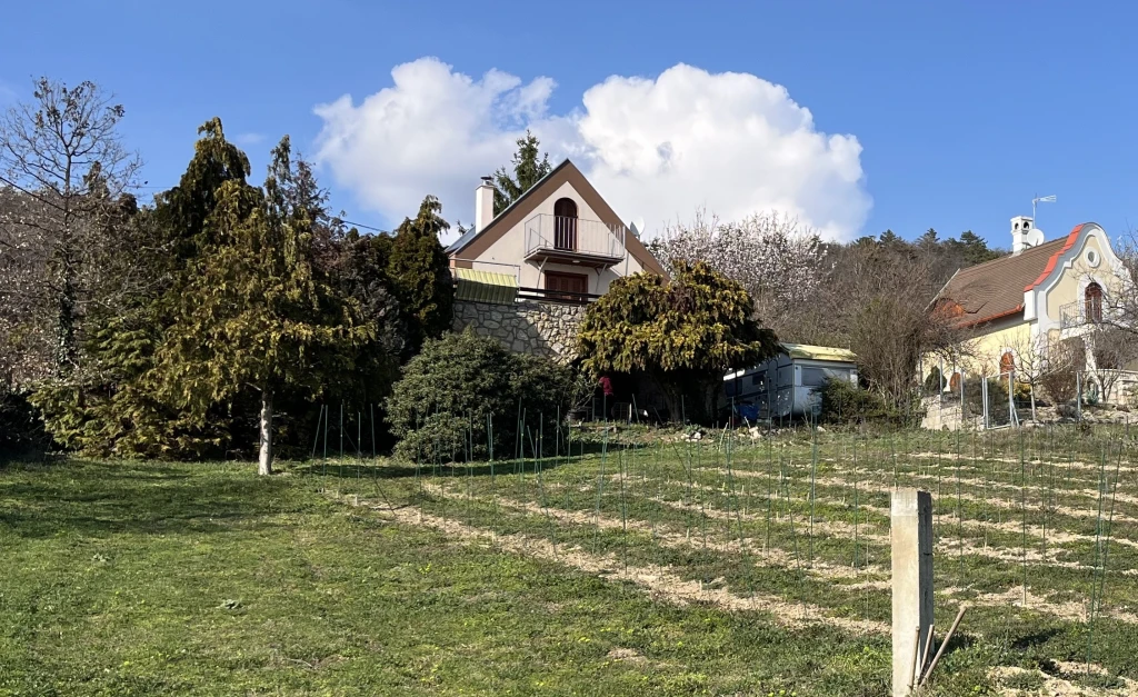 Eladó házrész, Csopak, Péterhegyi