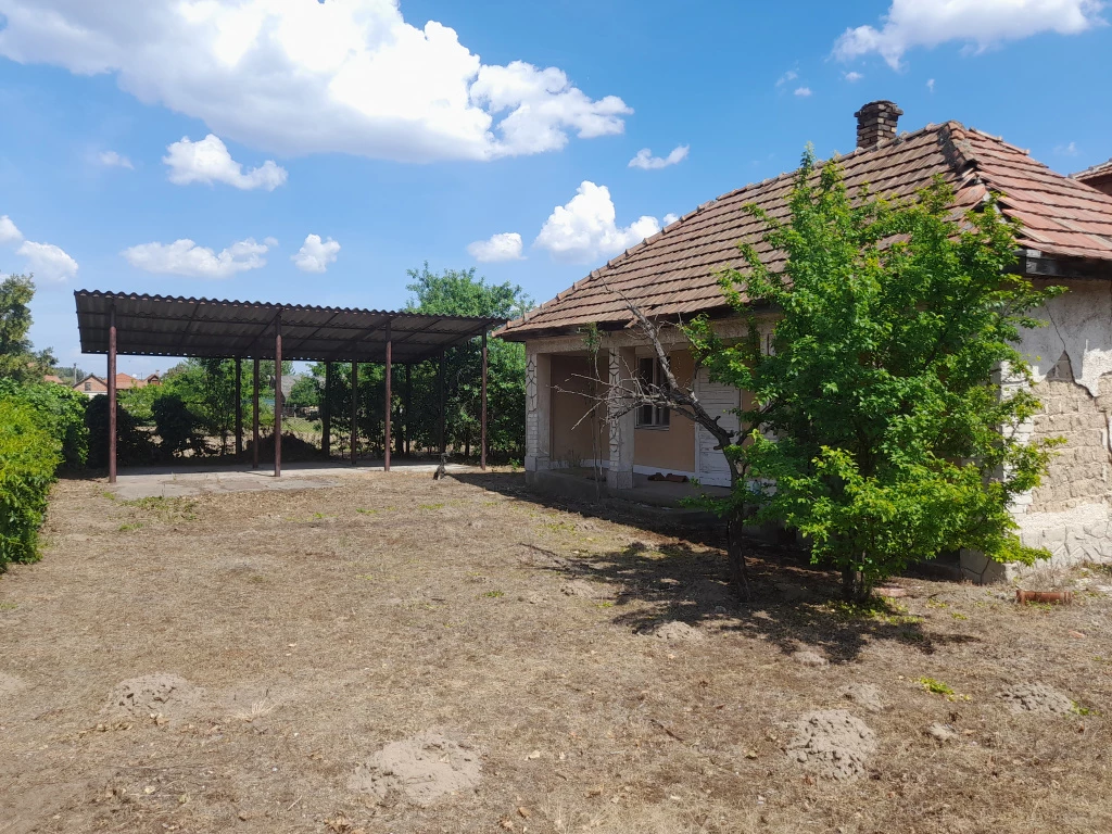 For sale building plot, Albertirsa, 1076 m2-es telek eladó.