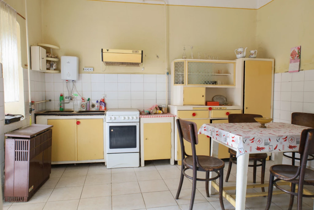 For sale house, Nagykőrös, Nagykőrös belvárosában 4 szobás családi ház eladó