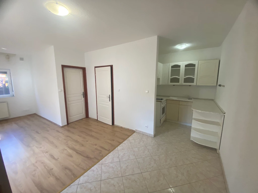 Szigetszentmiklós, Horgony, 37 m²-es, földszinti, társasházi lakás