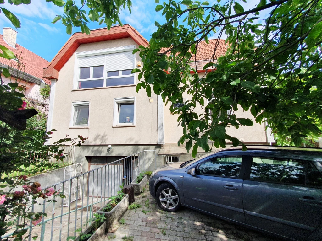 XVII. Kerület, Rákoskert - Szárazhegy, 285 m²-es, 2 generációs, családi ház