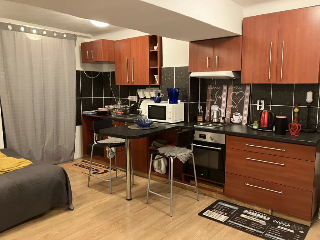 VII. Kerület, Barát utca, 33 m²-es, földszinti, társasházi lakás