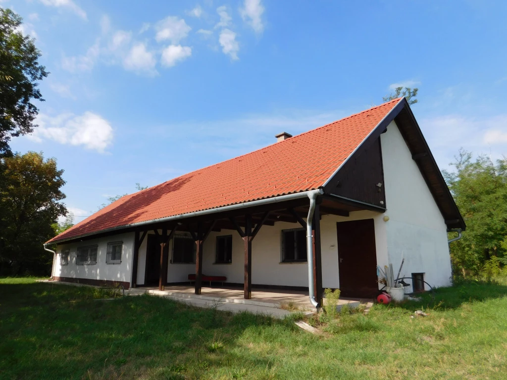 Kunszentmiklós, Felsőadacs utca, 140 m²-es, családi ház, 3 szobás