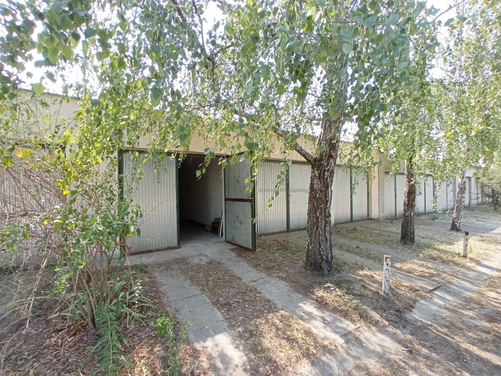 XIV. Kerület, Szuglói körvasút sor, 17 m²-es, különálló garázs