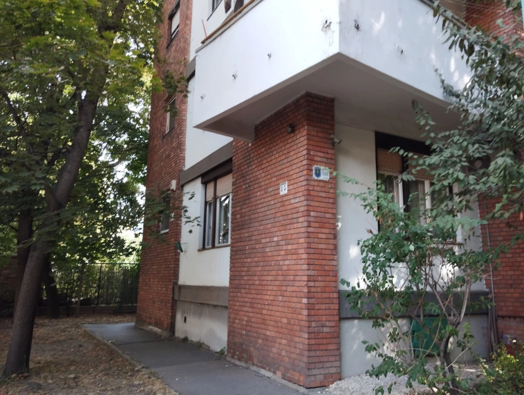 XIV. Kerület, Erzsébet királyné útja közelében, 58 m²-es, magasföldszinti, társasházi lakás