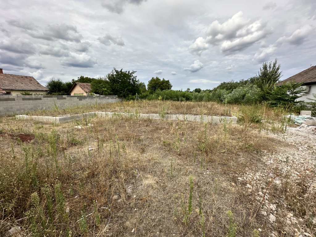 For sale building plot, Dabas, Építési engedély