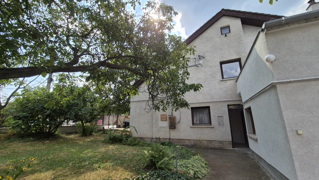 XXII. Kerület, Arany János utca, 198 m²-es, családi ház, 4 szobás