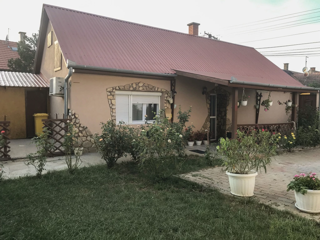 For sale house, Nagykőrös, Tormási városrészen 1,5 szobás kis családi ház eladó