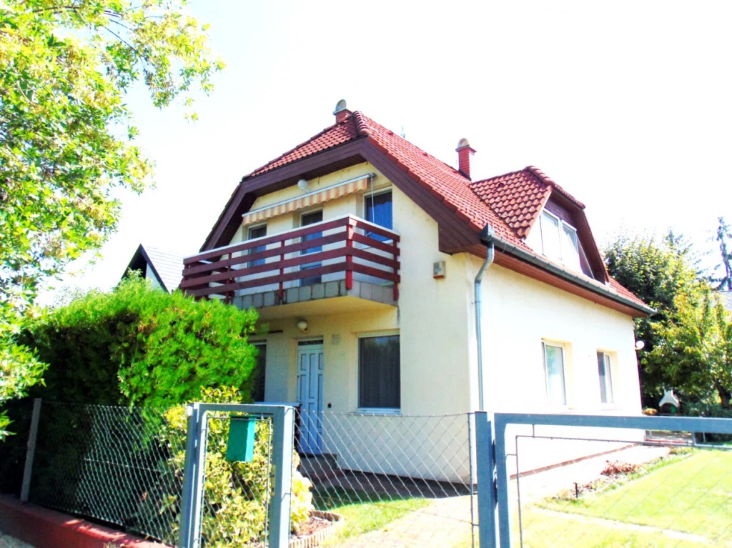 Gárdony, Vasút utca, 103 m²-es, családi ház, 4 szobás, jó állapotú