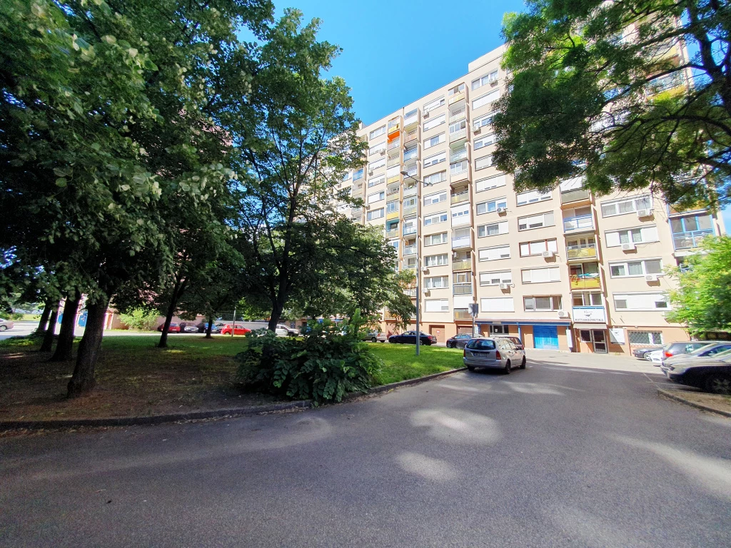 X. Kerület, Újhegyi lakótelep, 50 m²-es, 10. emeleti, társasházi lakás